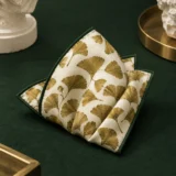Ginkgo Herbarium Pocket Square på millimeterskala-kort