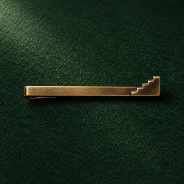 Stair Tie Bar, front view on green felt